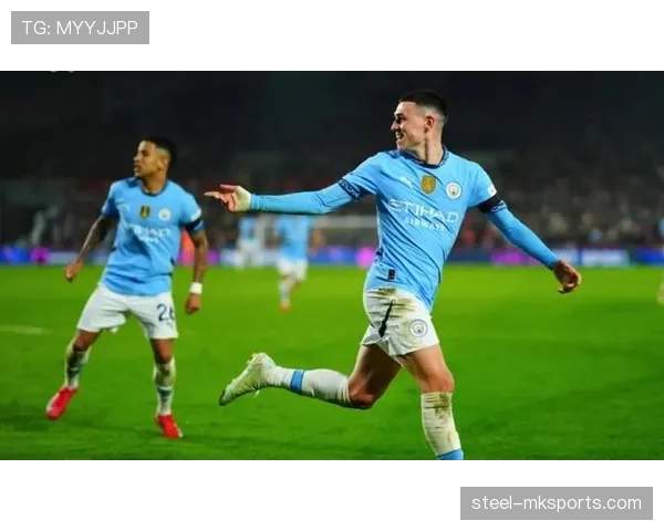 福登持续助力年轻队友成长,状态回暖引关注 福登持续助力年轻队友成长,状态回暖引关注