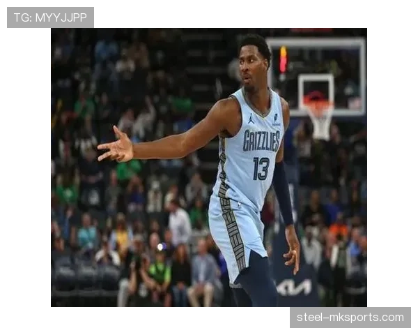 贾伦·杰克逊内线防守拉开空间提升球队三分效率