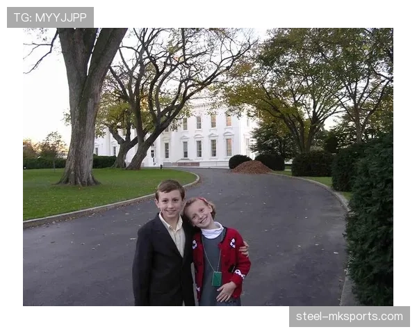 凯蒂·莱德基这生活，训练室像豪宅，外面却像普通邻居家那水壶还没人替换？